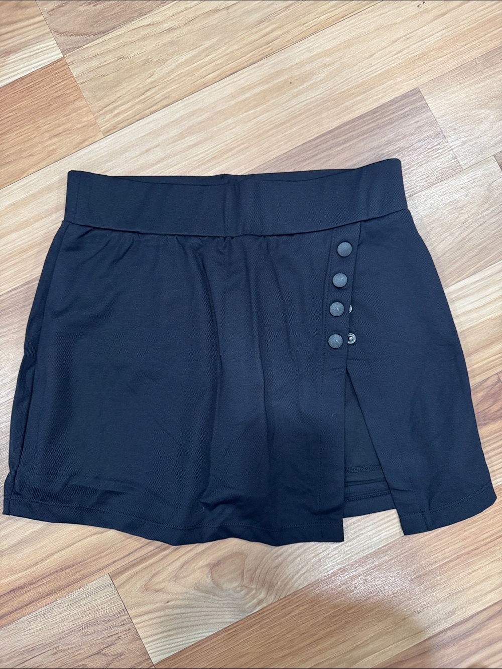 HALARA Black Athletic Skort with Side Buttons